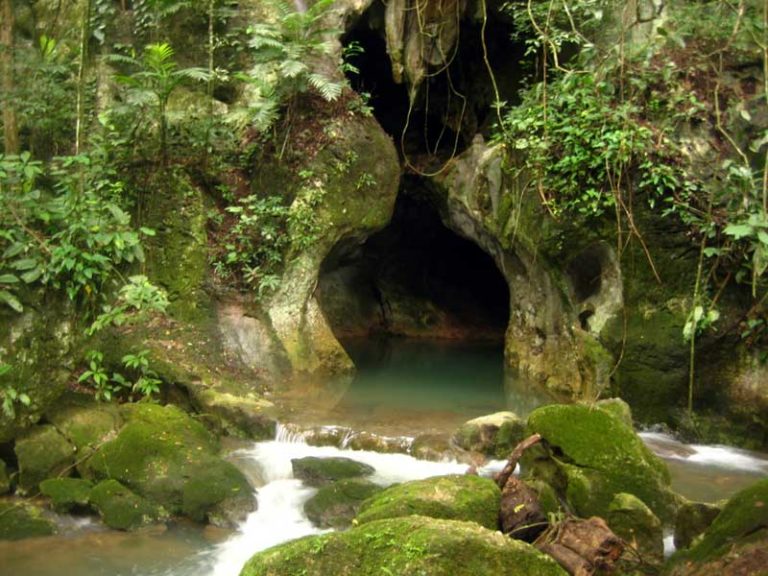 Actun Tunichil Muknal – Cave of the Stone Sepulcher (Belize Atm Cave)