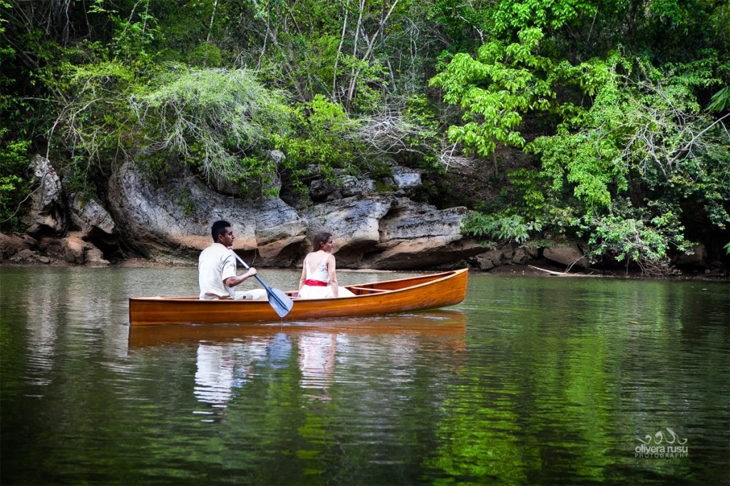 romantic-sunset-canoeing 