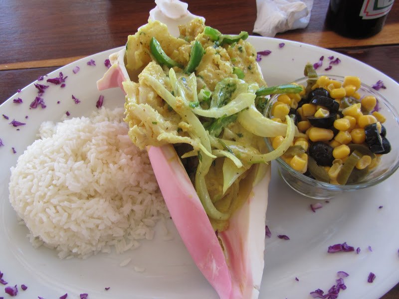 belize-conch-steak-with-white-rice